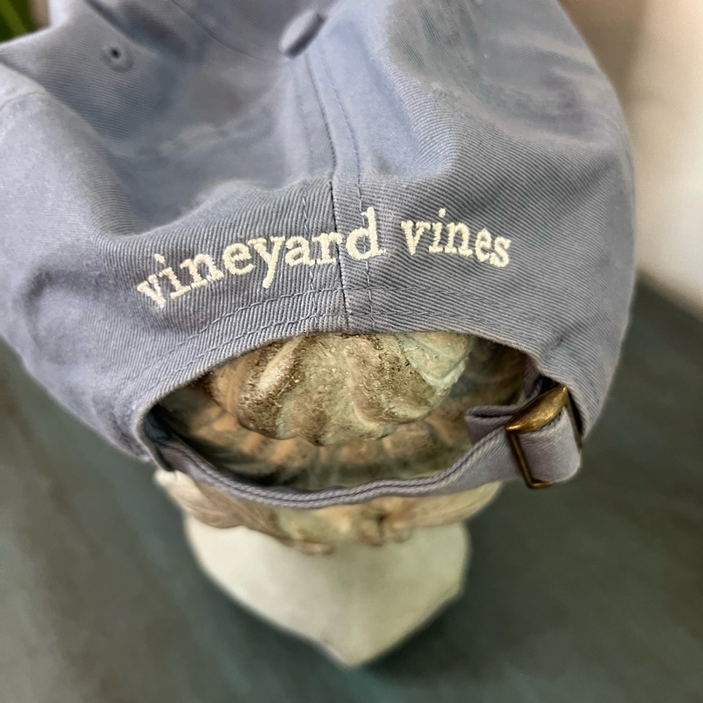 Vineyard Vines, Blue Logo whale - Picture 3 of 4
